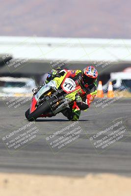 media/Jan-14-2024-SoCal Trackdays (Sun) [[2e55ec21a6]]/Turn 16 Set 2 (1125am)/